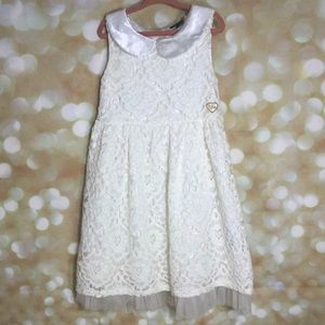 GUESS White lace dress.